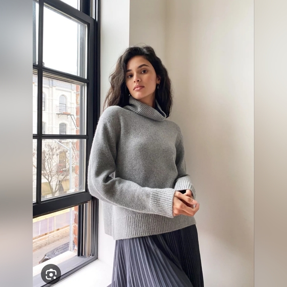 Aritzia Jara turtleneck (sold) - Picture 2 of 2
